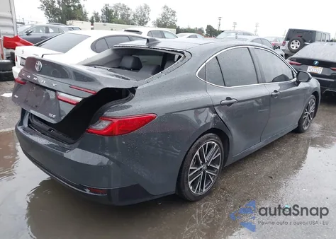 2025 Toyota Camry Xle z USA, uszkodzony, nr VIN 4T1DAACK4SU058959